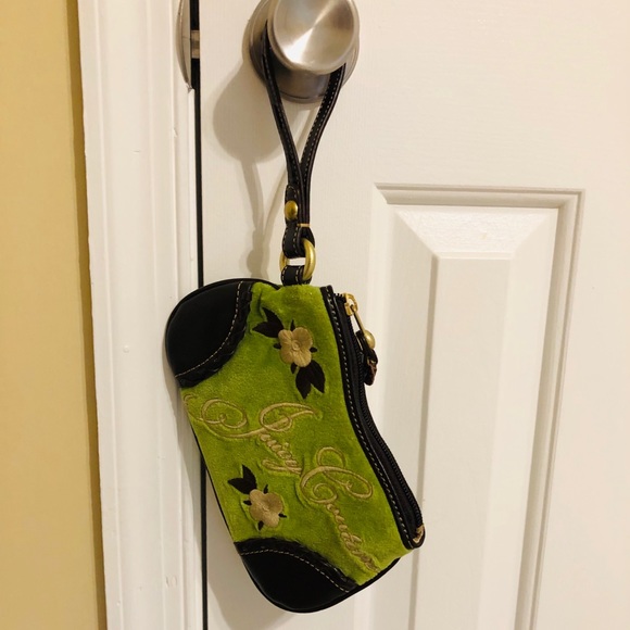 Juicy Couture Handbags - Juicy Couture wristlet